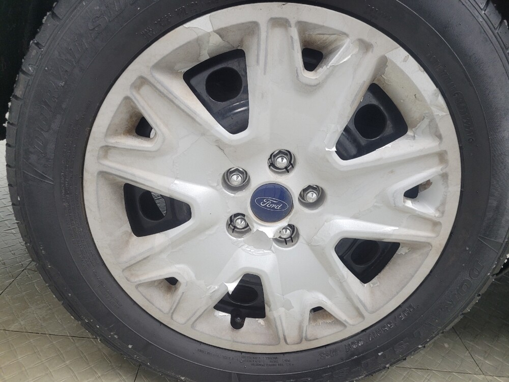 2015 Ford Escape in Highland, IN 46322 - 18100230 31