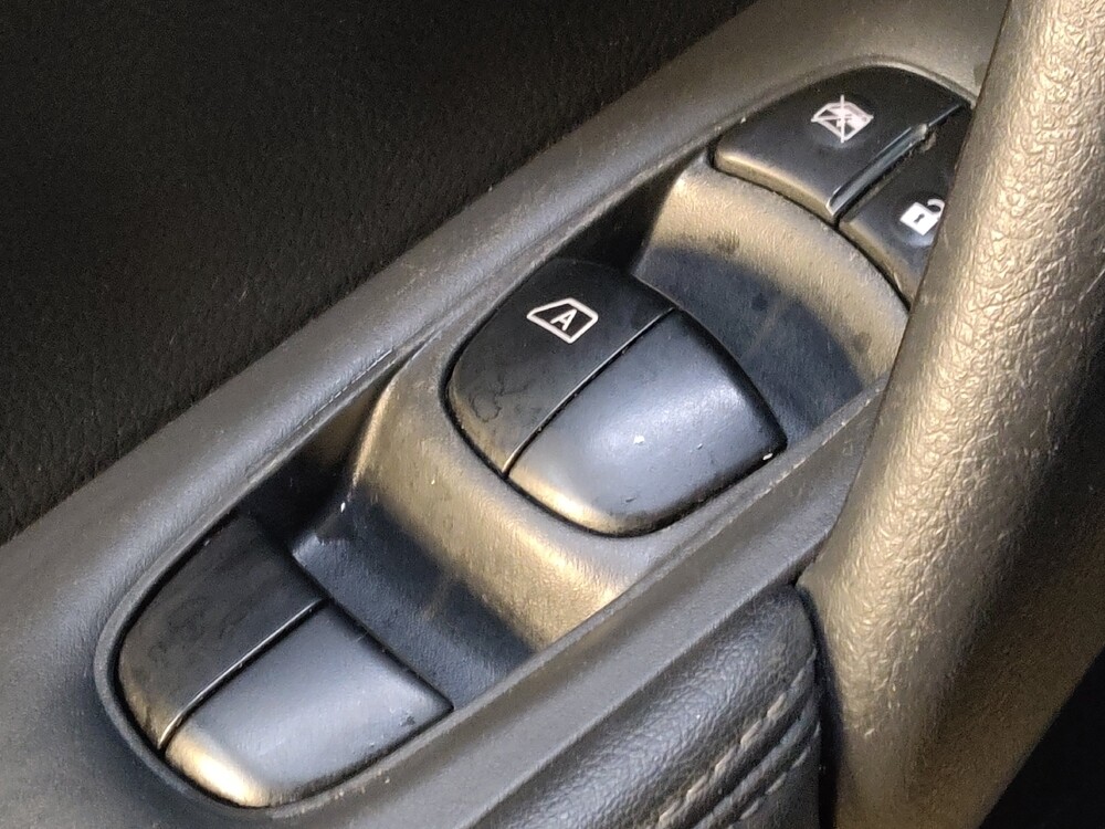 2018 Nissan Rogue in Fayetteville, NC 28304 - 18100235 27