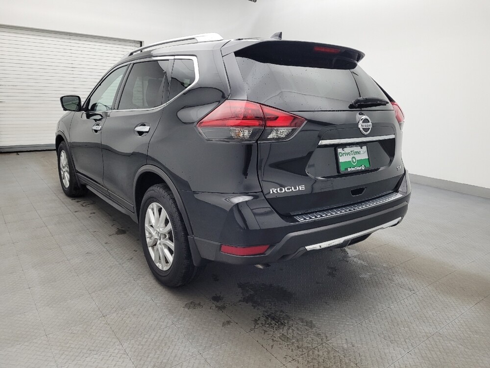 2018 Nissan Rogue in Fayetteville, NC 28304 - 18100235 5