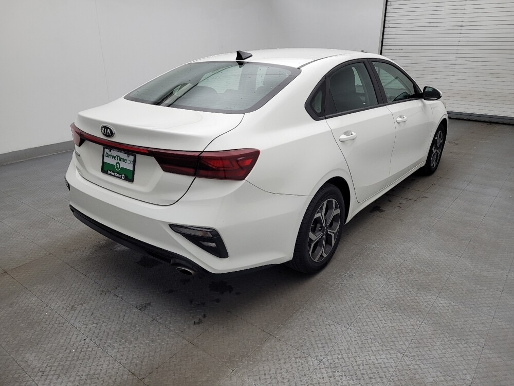 2019 Kia Forte in Wilmington, NC 28405 - 18100237 9