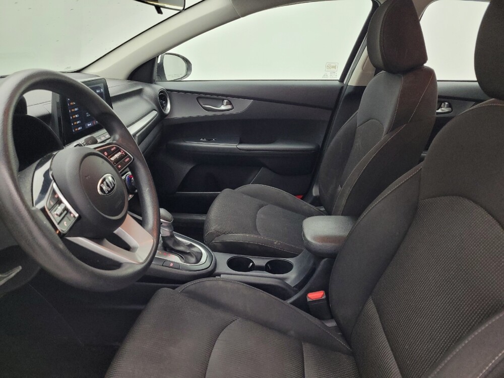 2019 Kia Forte in Wilmington, NC 28405 - 18100237 17