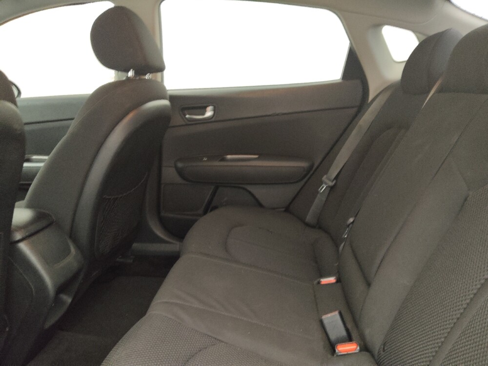 2020 Kia Optima in Tampa, FL 33619 - 18100238 18