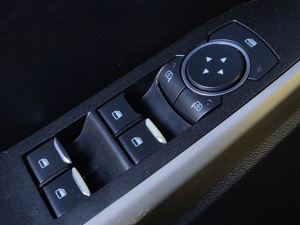 2021 Ford Explorer in Metairie, LA 70006 - 18100239 27