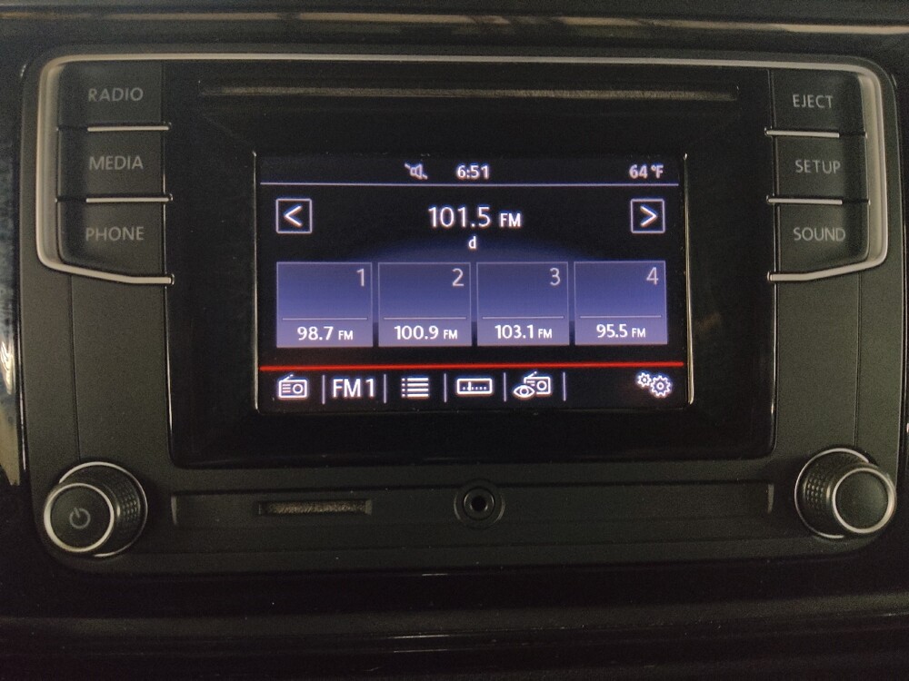 2019 Volkswagen Beetle in Knoxville, TN 37923 - 18100242 25