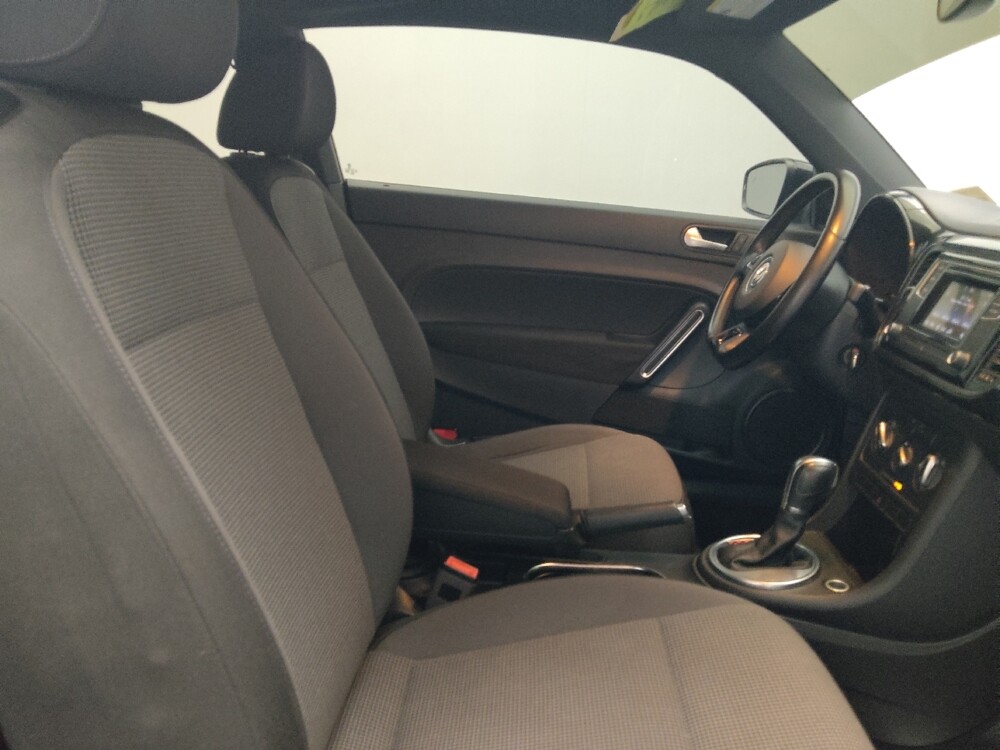 2019 Volkswagen Beetle in Knoxville, TN 37923 - 18100242 21