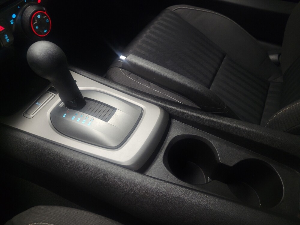 2015 Chevrolet Camaro in Highland, IN 46322 - 18100270 26