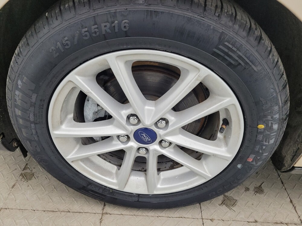 2017 Ford Focus in Fayetteville, NC 28304 - 18100274 31