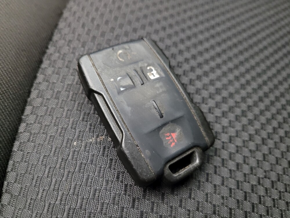 2019 Chevrolet Colorado in Glendale, AZ 85301 - 18100278 32