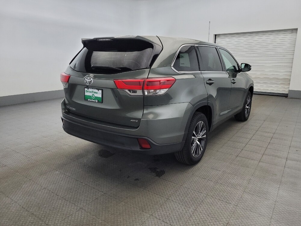 2019 Toyota Highlander in Richmond, VA 23235 - 18100286 9