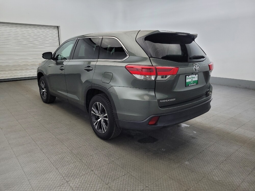 2019 Toyota Highlander in Richmond, VA 23235 - 18100286 5