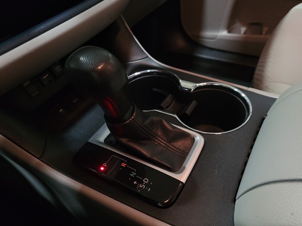 2019 Toyota Highlander in Richmond, VA 23235 - 18100286 26