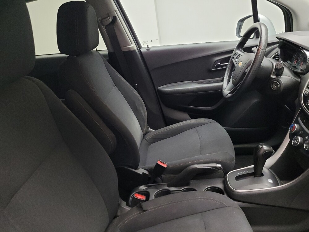 2019 Chevrolet Trax in Taylor, MI 48180 - 18100291 21