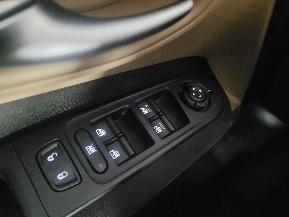 2020 Jeep Renegade in Stone Mountain, GA 30083 - 18100292 27