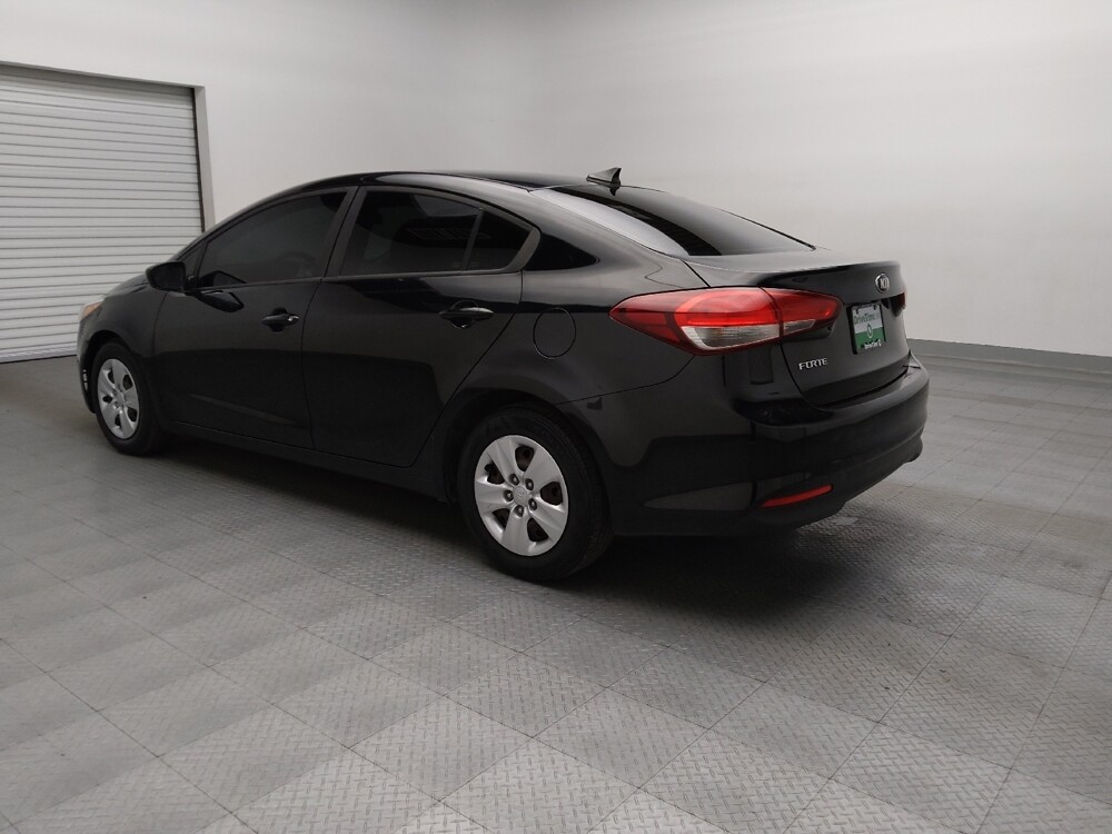 2018 Kia Forte in Tulsa, OK 74145 - 18100293 5