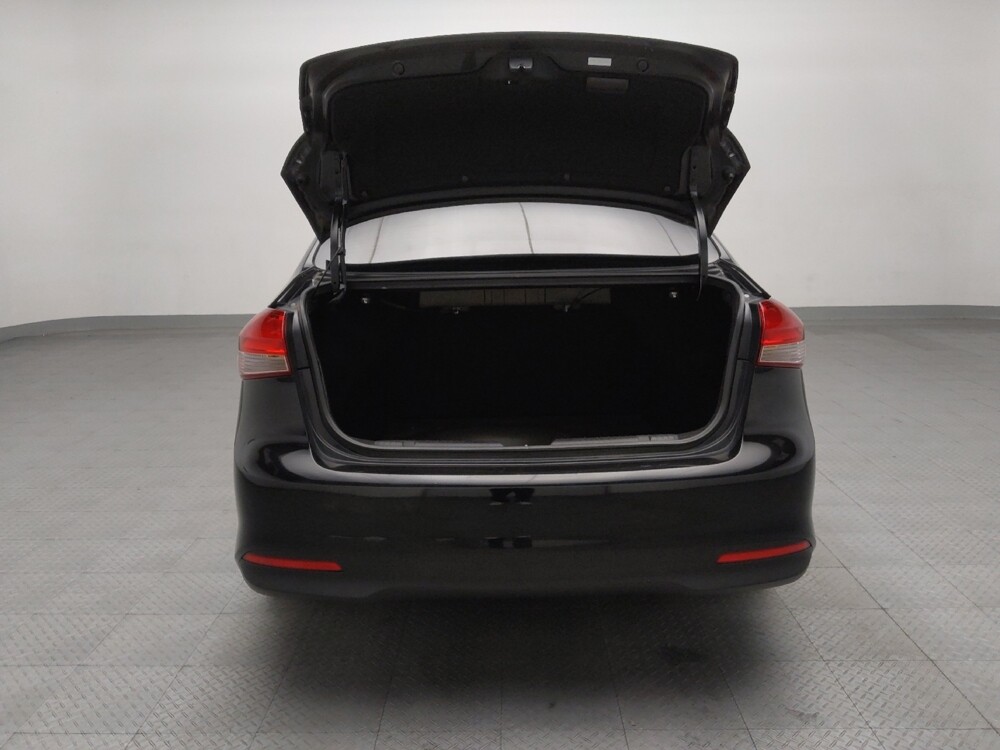 2018 Kia Forte in Tulsa, OK 74145 - 18100293 29