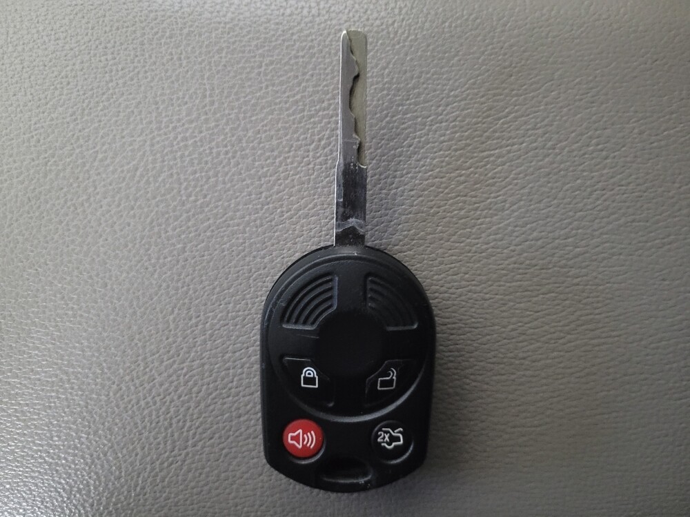 2018 Ford Escape in Stone Mountain, GA 30083 - 18100299 32