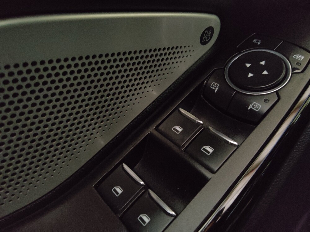 2021 Ford Explorer in Tampa, FL 33619 - 18100300 27