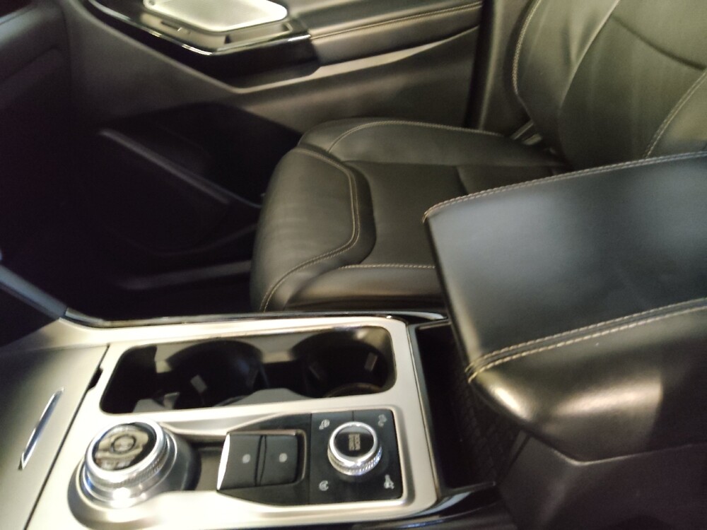 2021 Ford Explorer in Tampa, FL 33619 - 18100300 26