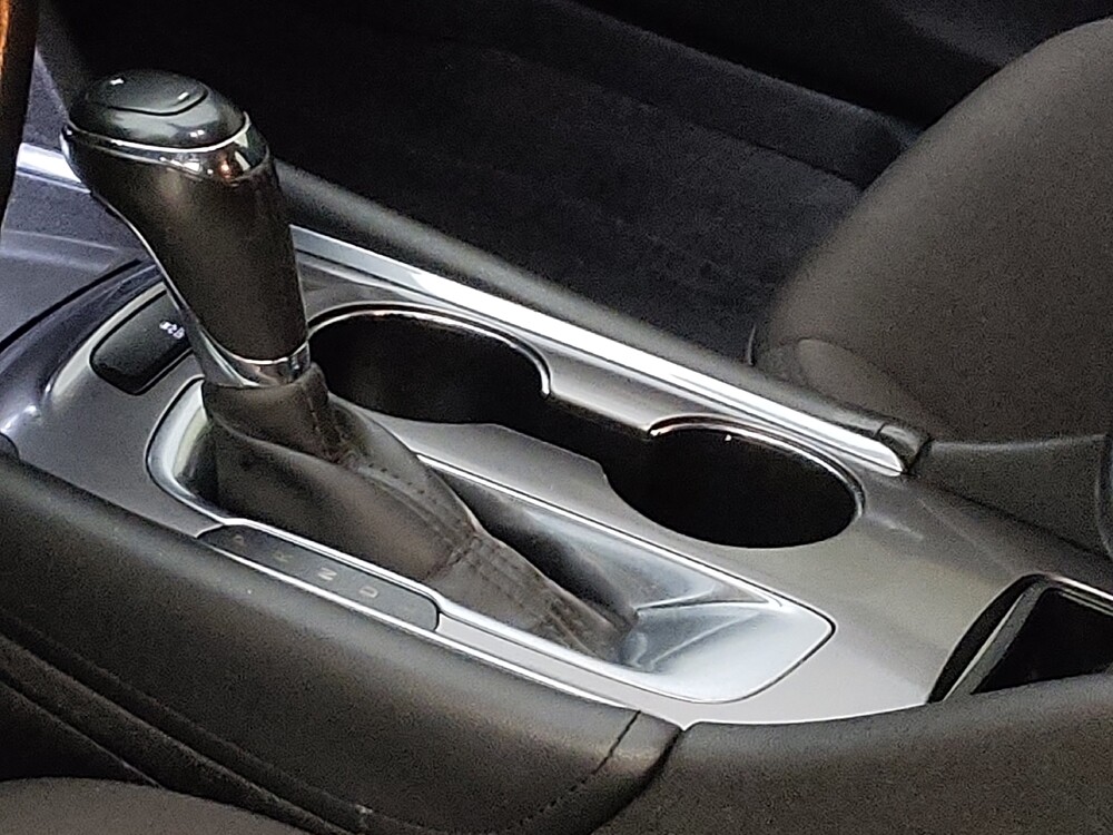 2018 Chevrolet Malibu in Clearwater, FL 33764 - 18100301 26