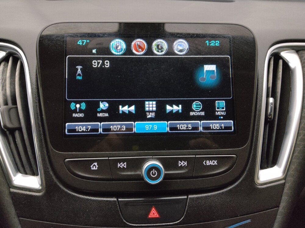 2018 Chevrolet Malibu in Clearwater, FL 33764 - 18100301 25