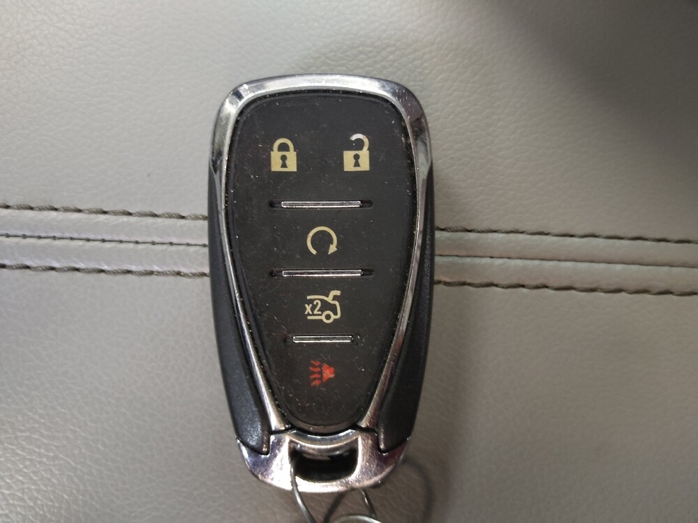 2018 Chevrolet Malibu in Tampa, FL 33619 - 18100304 32