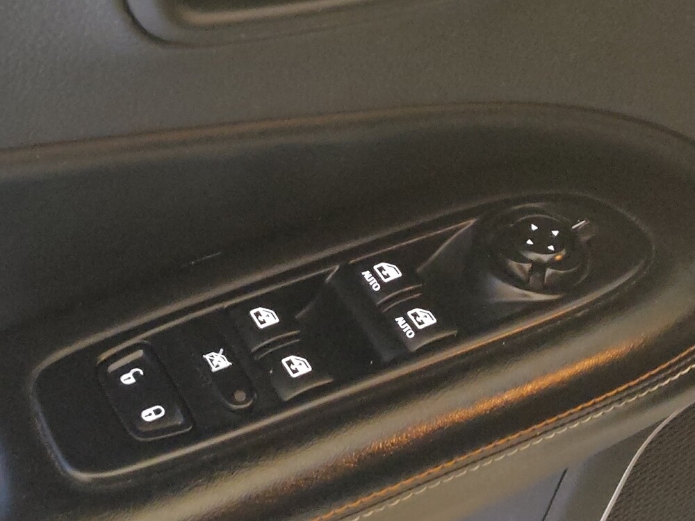 2018 Jeep Compass in Tampa, FL 33619 - 18100305 27