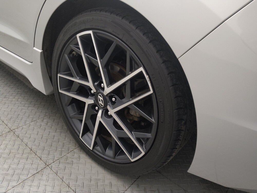 2019 Hyundai Elantra in Houston, TX 77060 - 18100306 31