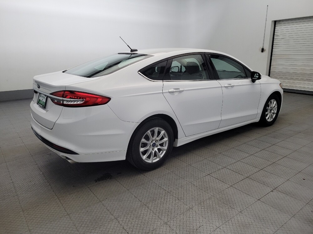 2018 Ford Fusion in Glen Burnie, MD 21061 - 18100322 10