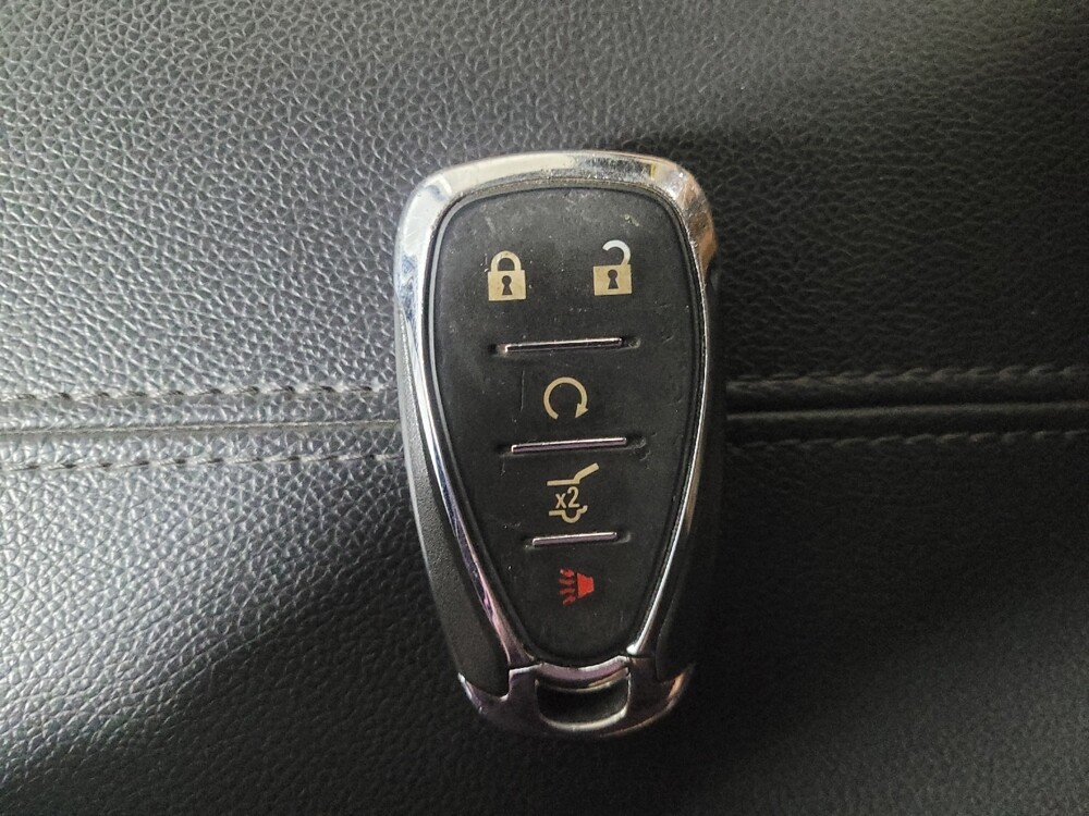 2020 Chevrolet Equinox in Columbus, GA 31909 - 18100349 32