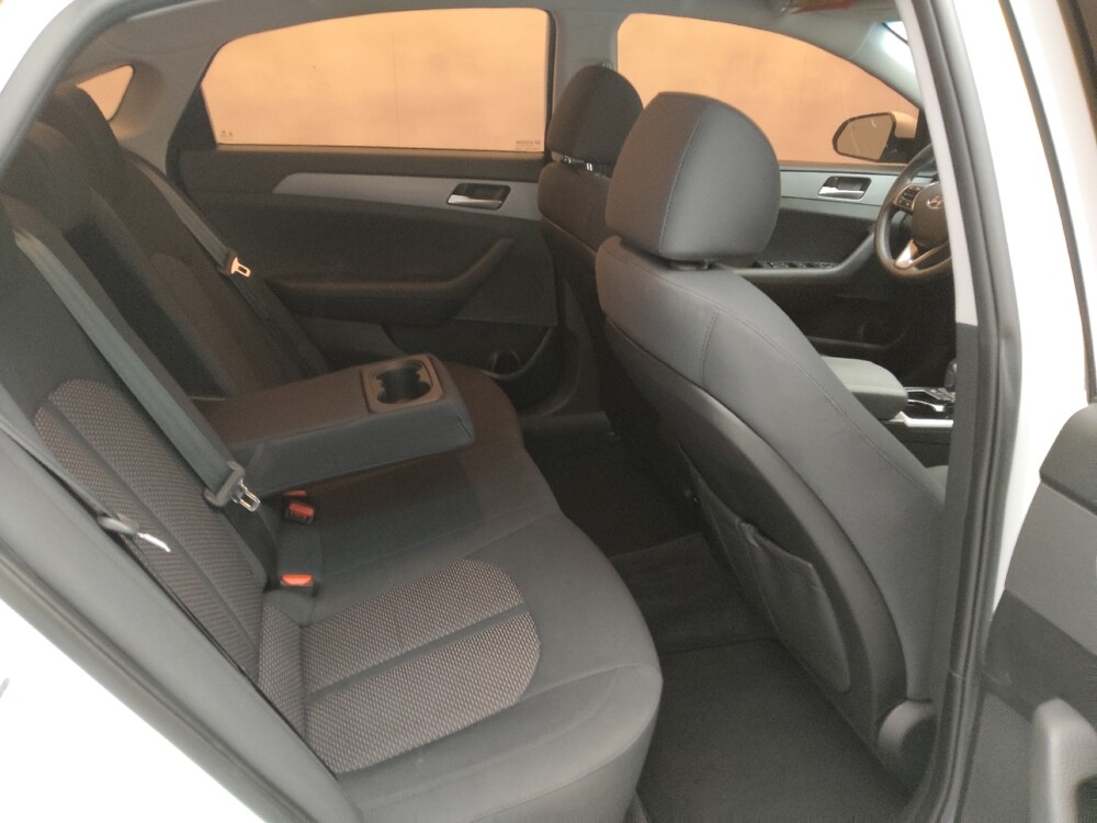 2018 Hyundai Sonata in St. Louis, MO 63136 - 18100350 19