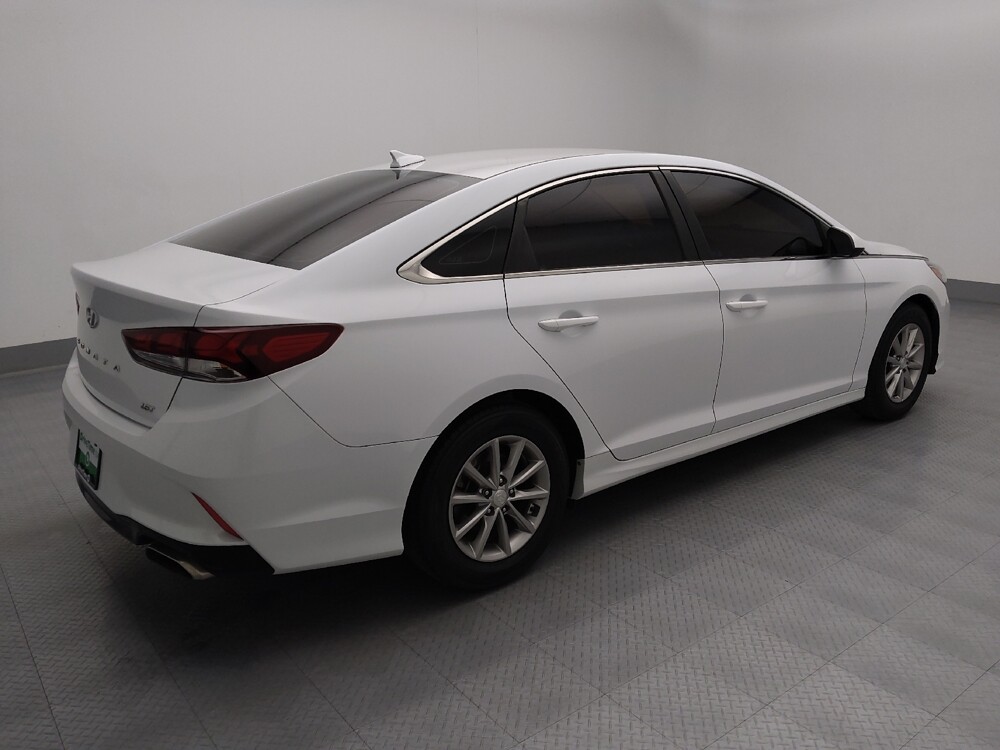 2018 Hyundai Sonata in St. Louis, MO 63136 - 18100350 10