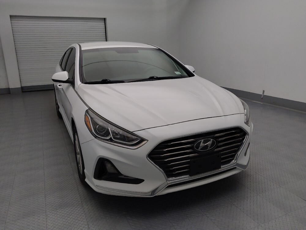 2018 Hyundai Sonata in St. Louis, MO 63136 - 18100350 14