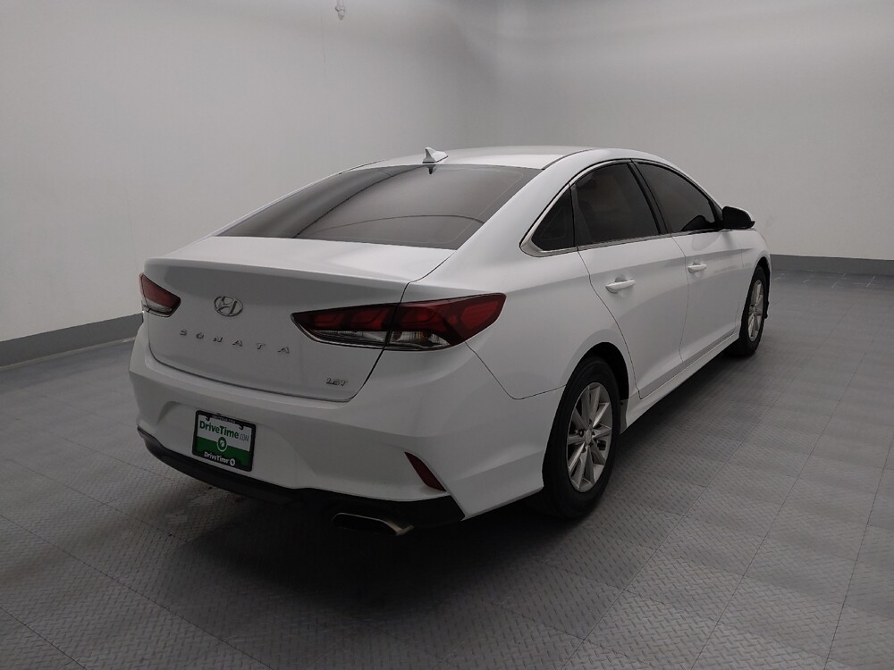 2018 Hyundai Sonata in St. Louis, MO 63136 - 18100350 9