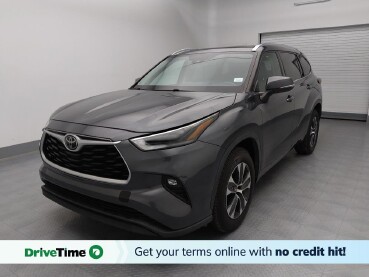 2021 Toyota Highlander in Topeka, KS 66611