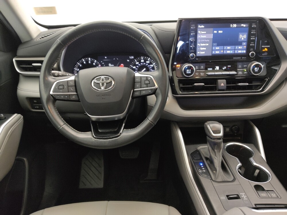 2021 Toyota Highlander in Topeka, KS 66611 - 18100353 22