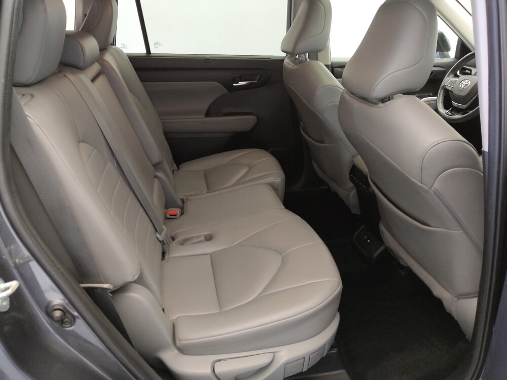 2021 Toyota Highlander in Topeka, KS 66611 - 18100353 19