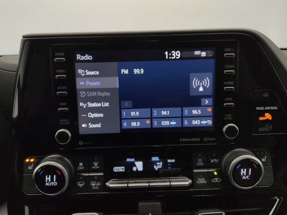 2021 Toyota Highlander in Topeka, KS 66611 - 18100353 23