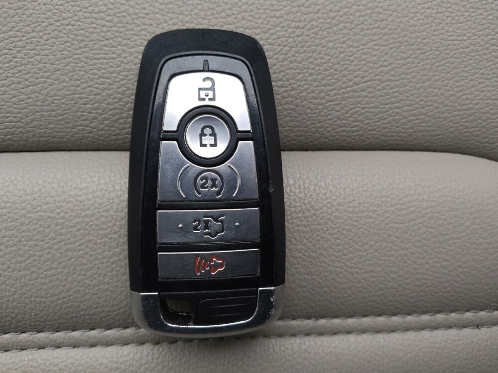 2019 Ford Fusion in Springfield, MO 65807 - 18100358 32