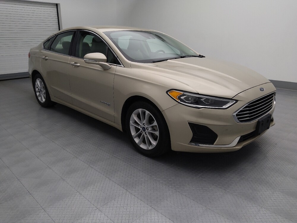 2019 Ford Fusion in Springfield, MO 65807 - 18100358 11