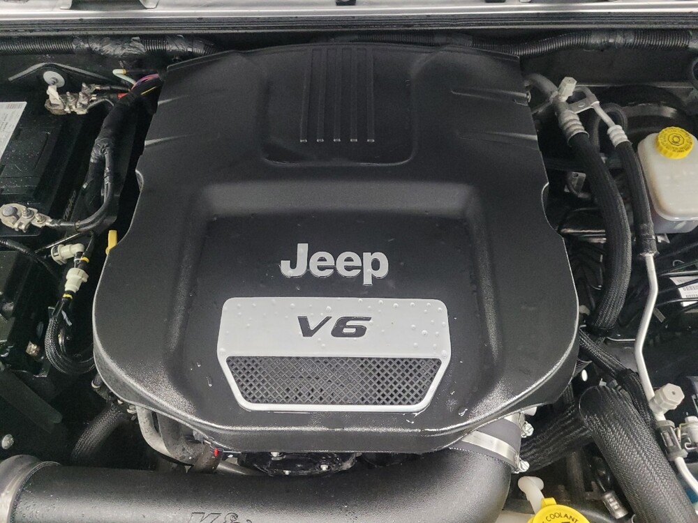 2018 Jeep Wrangler in Indianapolis, IN 46219 - 18100359 30