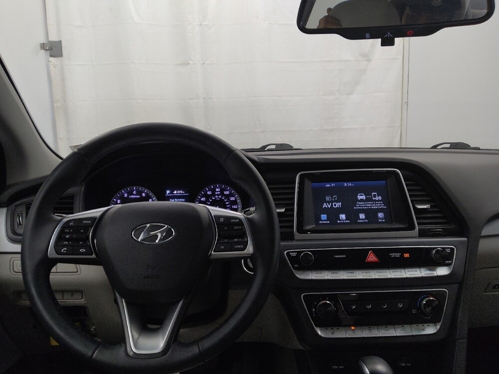2018 Hyundai Sonata in St. Louis, MO 63125 - 18100360 22