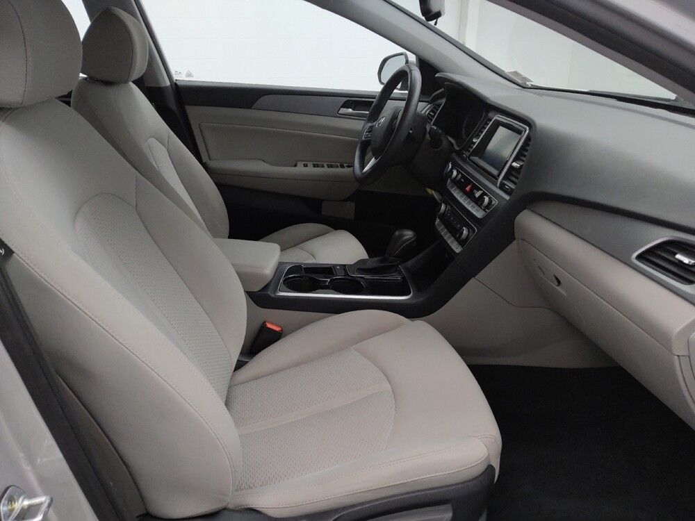 2018 Hyundai Sonata in St. Louis, MO 63125 - 18100360 21