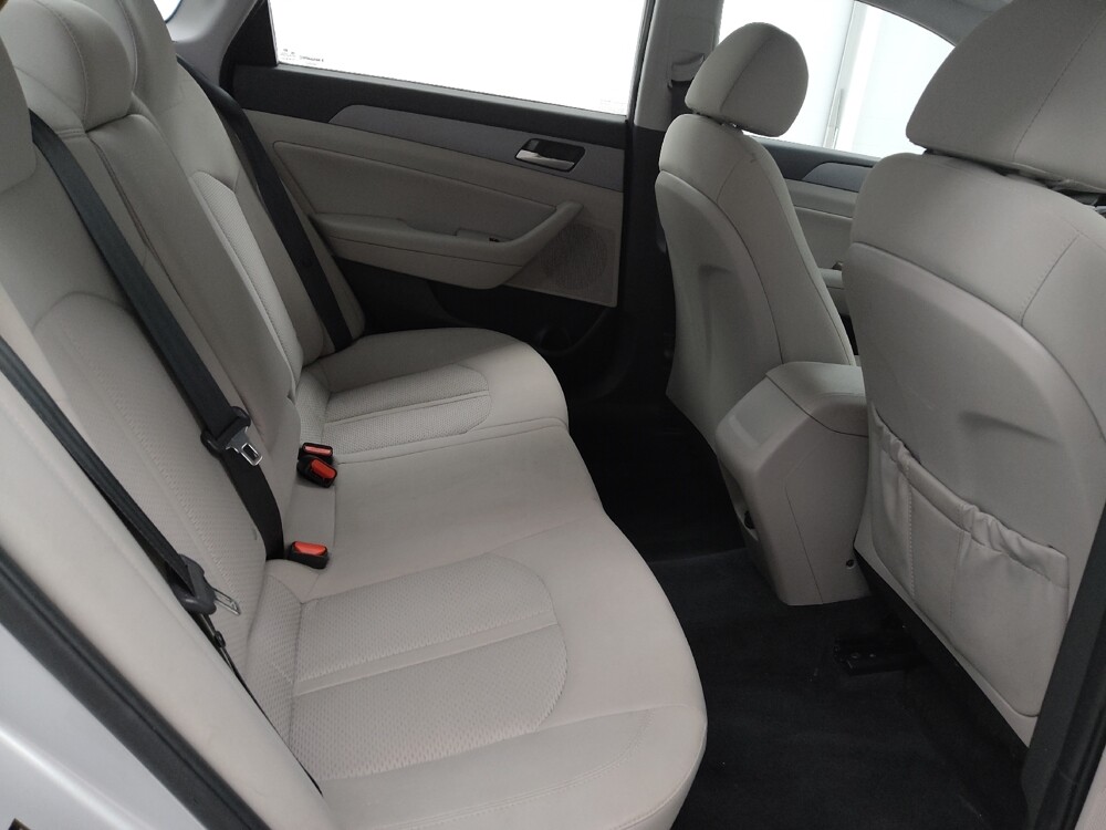 2018 Hyundai Sonata in St. Louis, MO 63125 - 18100360 19