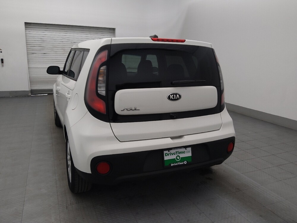 2018 Kia Soul in Clearwater, FL 33764 - 18100363 6