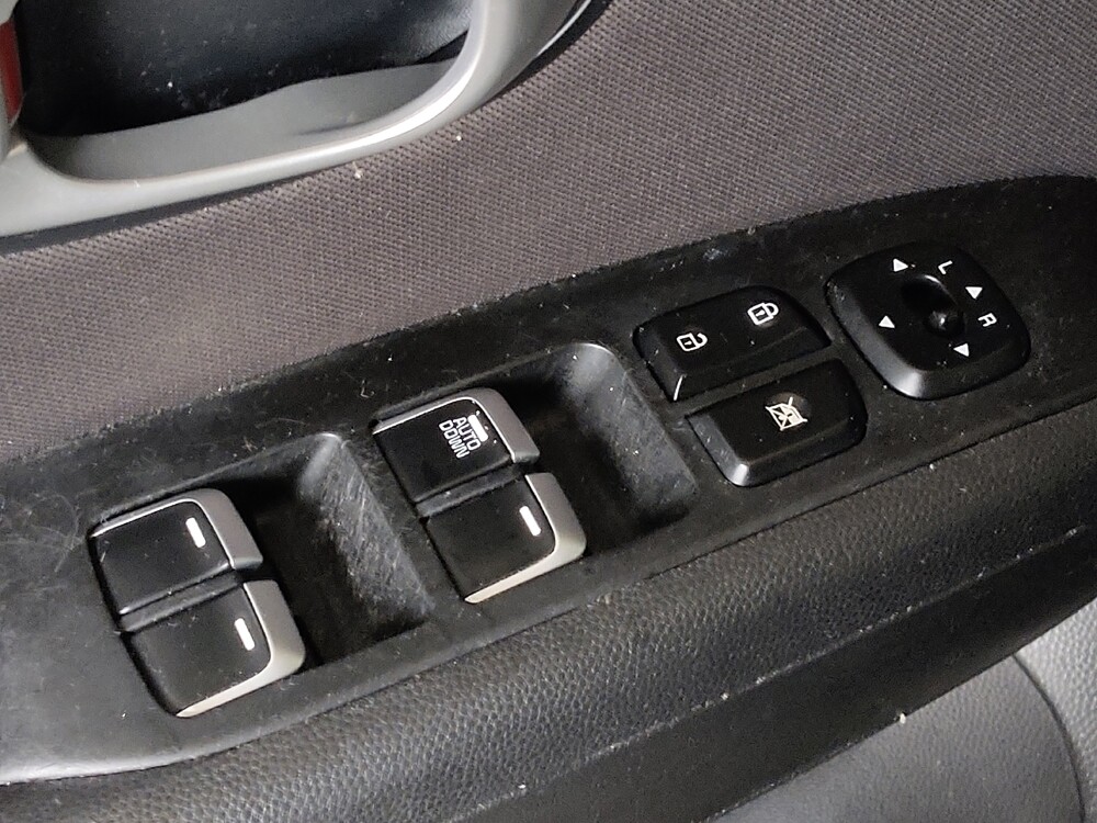 2018 Kia Soul in Clearwater, FL 33764 - 18100363 27