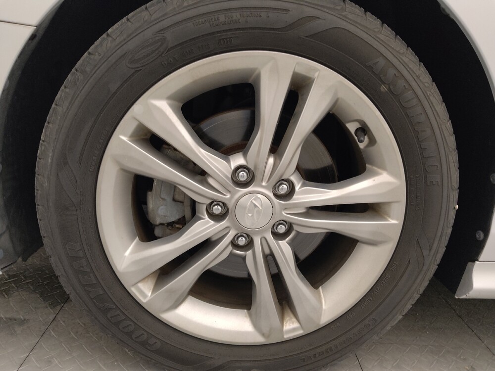 2018 Hyundai Sonata in Clearwater, FL 33764 - 18100369 31