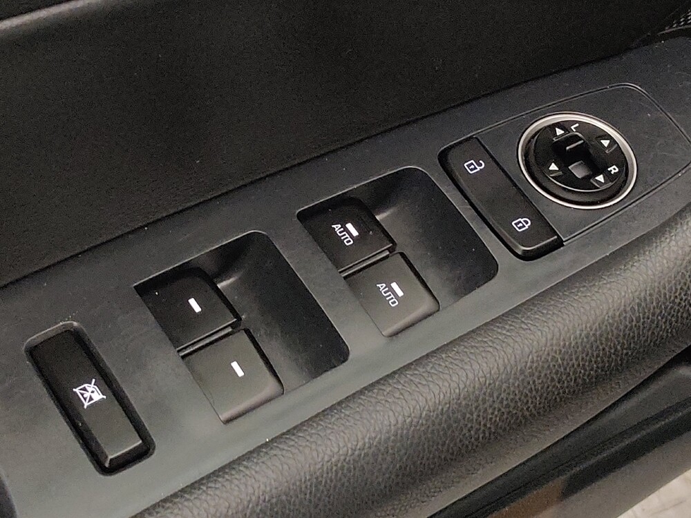 2018 Hyundai Sonata in Clearwater, FL 33764 - 18100369 27