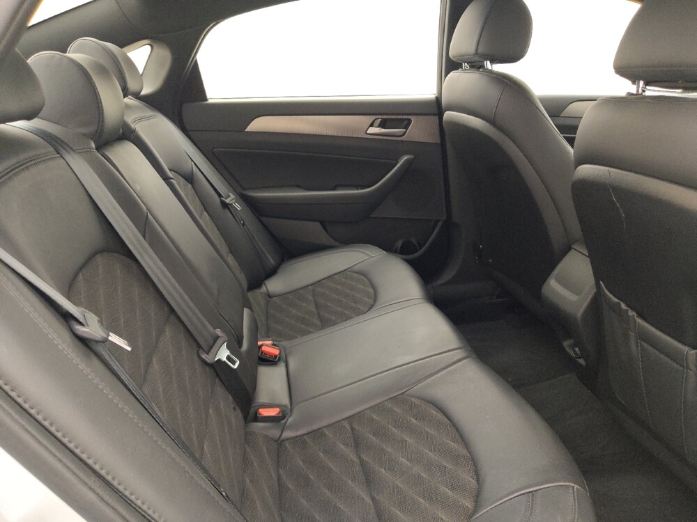 2018 Hyundai Sonata in Clearwater, FL 33764 - 18100369 19