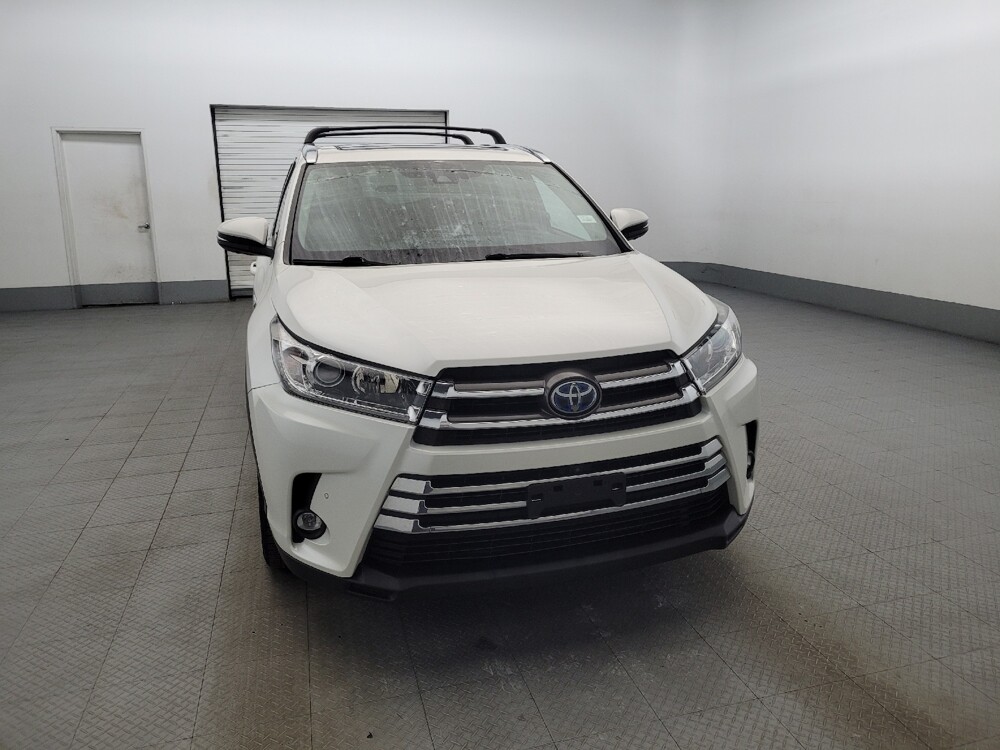 2019 Toyota Highlander in Newport News, VA 23601 - 18100370 14