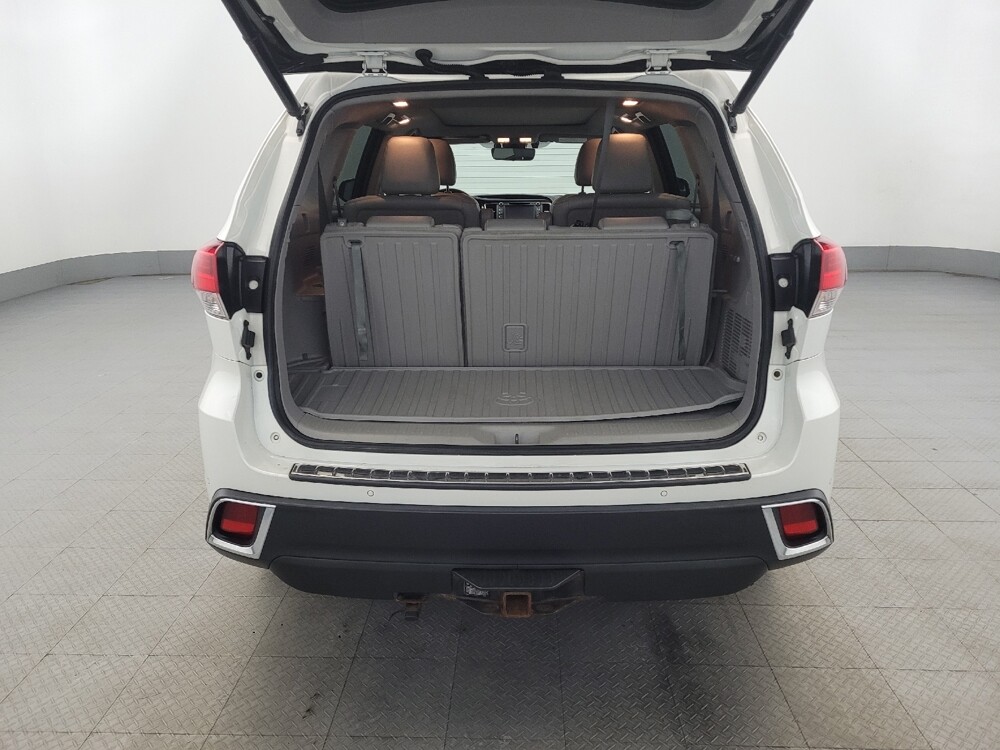 2019 Toyota Highlander in Newport News, VA 23601 - 18100370 29